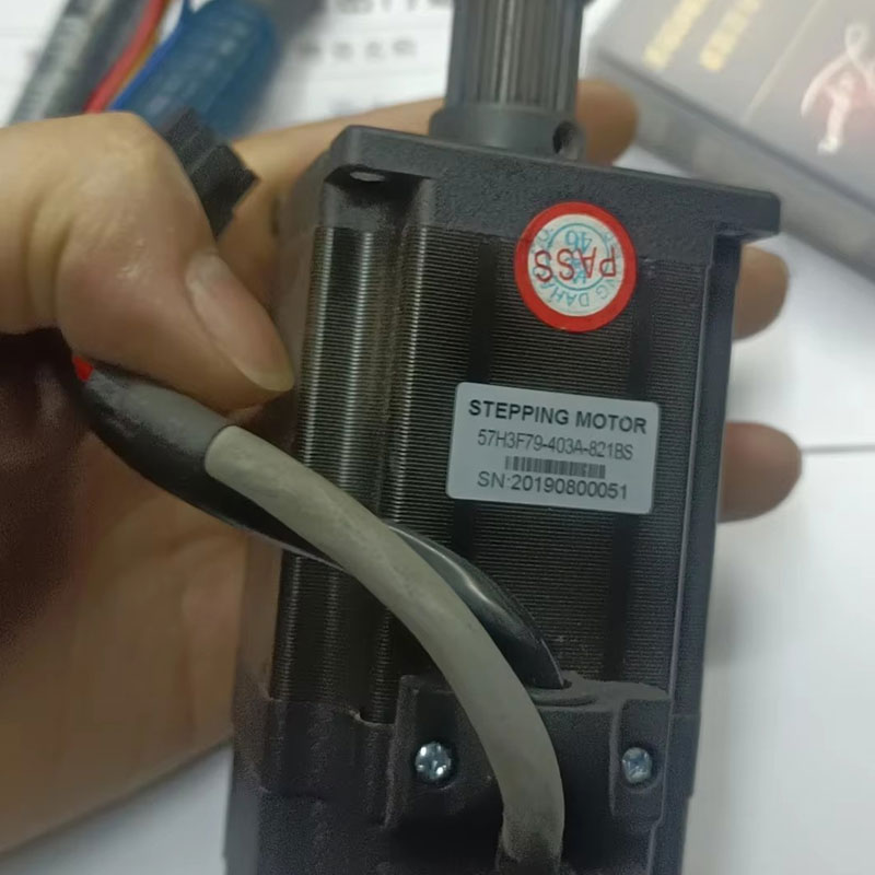 DAHAO Motor 57H3F79-403A-821BS Tertutup Lurus A15 X Axis Cina Mesin Embroidery EDH03-57H3F79-403A-821BS